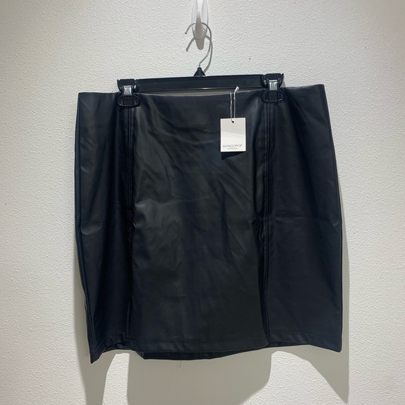 Mangopop Women's Faux Leather Mini Skirt Black Size XXL NWT - Picture 2 of 7
